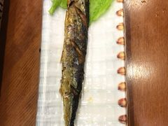 烤秋刀鱼-青瓦餐厅·生鱼片·韩园烤肉(西塔店)