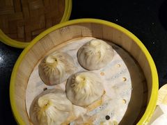 蟹粉小笼包-老头儿油爆虾·知味杭州(爱琴海购物中心)
