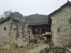 -高荡千年布依古寨旅游景区