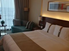 -上海浦东康桥绿地假日酒店
