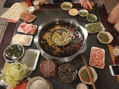 -邓莽子老火锅(中兴路总店)