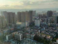 -宜昌均瑶国际酒店(宜昌CBD购物中心夷陵广场店)