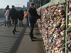 -科隆霍亨索伦桥爱情锁