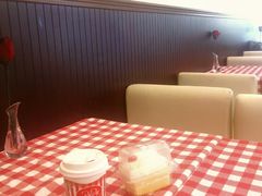 -红宝石·鲜奶小方·海派西点房(南丹店)