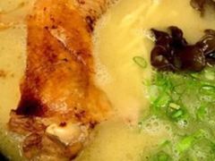 鸡腿豚骨拉面-鸡王拉面店