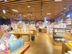 -九木杂物社(新奥购物中心店)