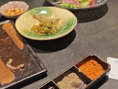 -铭牛烧肉·和牛海鲜自助(高新月牙湖店)