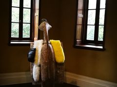 -Nathalie Djurberg与Hans Berg“牛皮纸包裹的月亮”-Prada荣宅当季展览