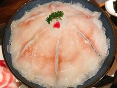 -老牌坊云南鱼豆花火锅(哈西万达店)