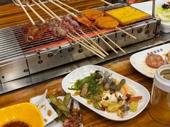 -哈尔滨小酒馆·鲜肉现穿自助烧烤(康新花园店)