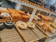 -焙丽拾光(麦凯乐直营店)