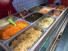 自助取餐区-三兄弟高炉烧饼