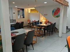 -毛辣果·贵州红酸汤牛肉火锅(西单店)