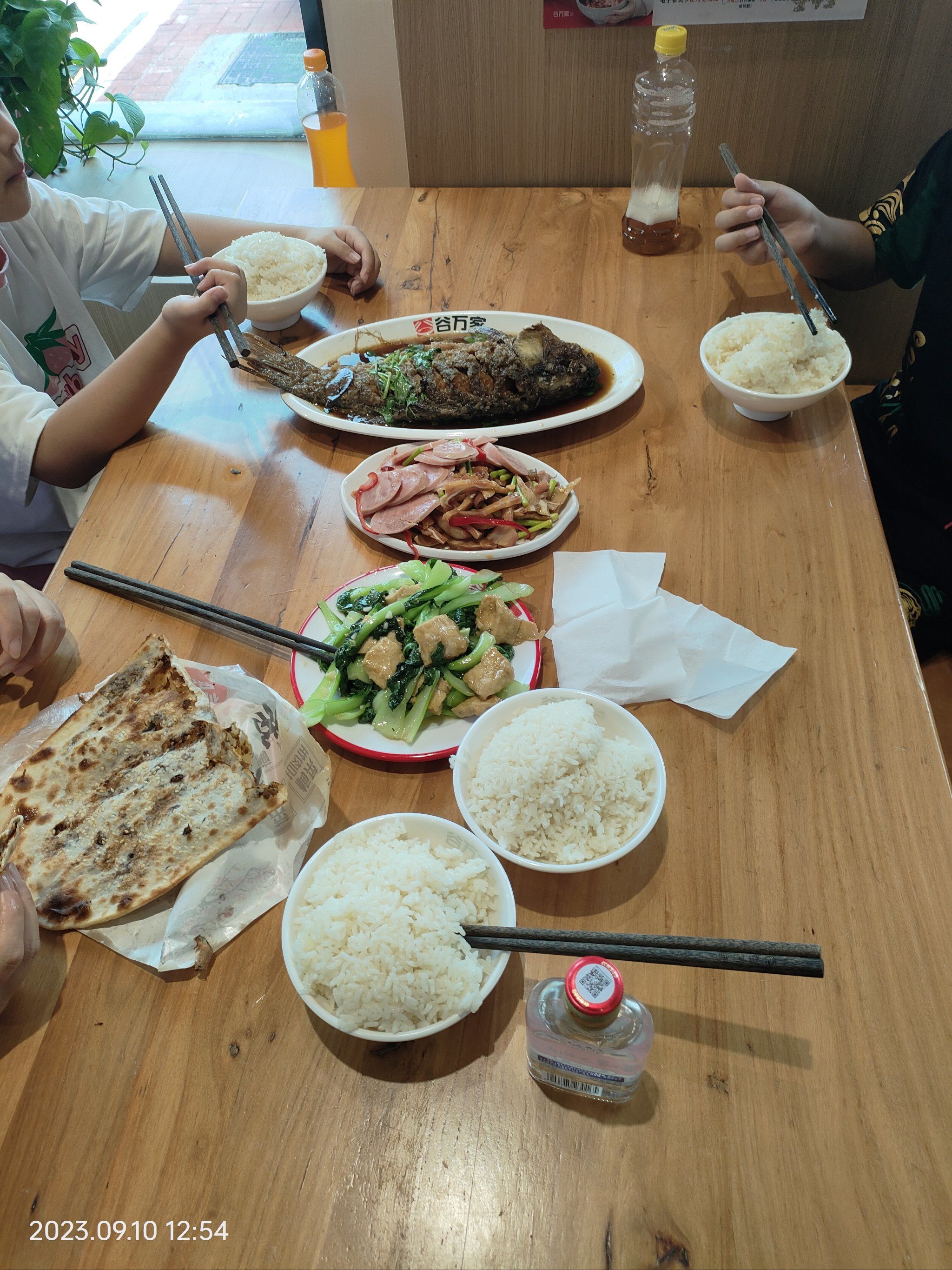 服务好菜品全口味适中