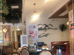 大堂-醉美东江·三文鱼·烧鸡公