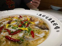 -江渔儿酸菜鱼(奥园广场金发购物中心店)