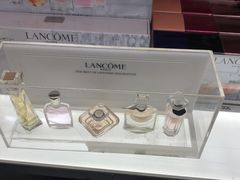 -日上免税店(三径路t3店)