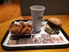 -The Habit Burger Grill 哈比特汉堡(复兴soho店)