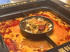 -老牌坊云南鱼豆花火锅(哈西万达店)