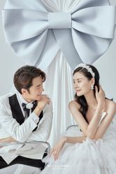 点击看大图 现代简约-挪娅婚纱摄影皇家会所
