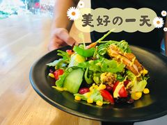 轻体鲜虾牛油果沙拉-威克特披萨汉堡