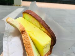 面包夹榴莲雪糕-詹爷爷乌节路街头冰淇淋