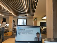 -漕河泾街道图书馆(漕河泾社区文化活动中心店)