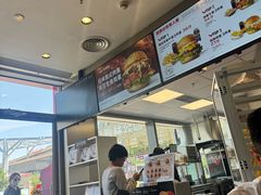 -必胜客(尹山湖歌林公园店)
