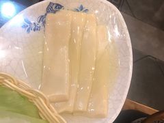 -亿诣蝎府炸酱面羊蝎子火锅(酷车小镇店)