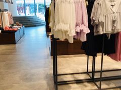 -URBAN REVIVO(上海中庚漫游城店)