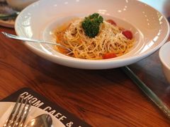 -Chom Cafe and Restaurant