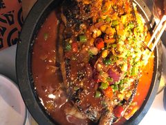 清江鱼-鸣记脆皮烤鱼·海鲜烤鱼(三八广场店)