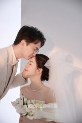 -雪中彩影婚纱摄影·微光艺术中心