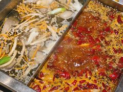 菌汤鸳鸯锅-小牛叔鲜切牛肉·火锅·烤肉自助(公济桥路店)