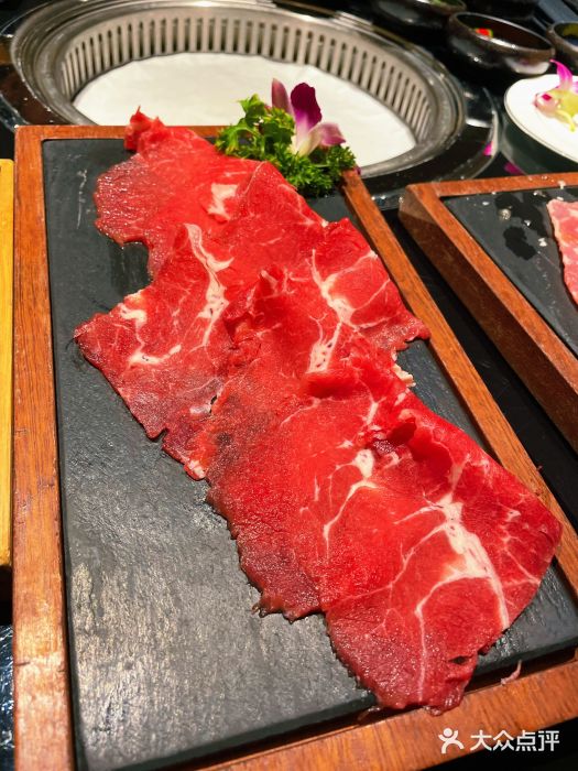 西安浐灞艾美酒店·汉江餐厅·火锅澳洲M5级和牛西冷图片