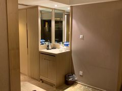 -南京双门楼宾馆(盐仓桥地铁站阅江楼店)