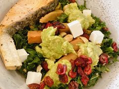 煎三文鱼牛油果色拉-Wagas沃歌斯(太古汇店)