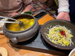 -云海肴·汽锅鸡·云南菜(天山百盛优客店)