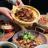 吃饭皇帝大  谁不看谁后悔[亲亲]