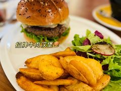 招牌牛肉汉堡-UPPER KITCHEN(延安路店)
