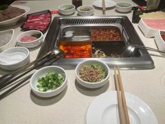 -海底捞火锅鲜切牛肉主题店(长寿路店)