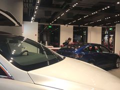 -TESLA 特斯拉(上海太古汇体验店)
