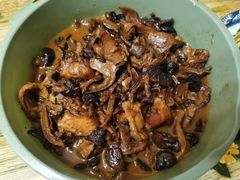 -老码头黑皮肘子锅包肉(赣水路店)