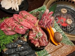 -山川小町·极番烧肉(新地假日广场店)