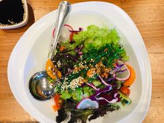 -Chom Cafe and Restaurant