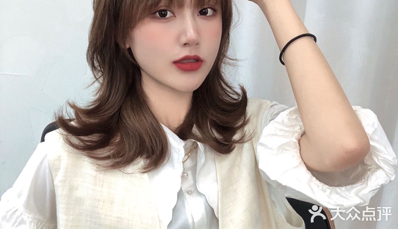 帮表妹从新设计的发型发色