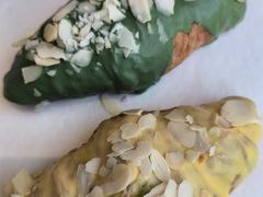 柠檬开心果爆浆可颂-可颂坊(中心书城店)