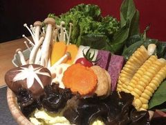 -湊湊火锅·茶憩(杭州湖滨银泰in77店)