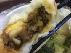 麻辣香菇鸡丁包-老陶包子铺(南大西南村店)