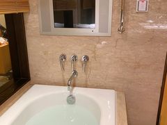 -天津滨海圣光皇冠假日酒店